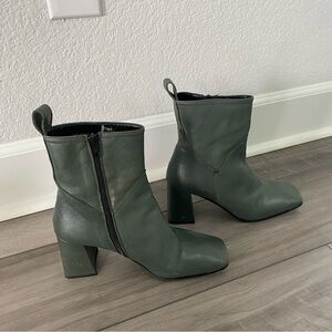 Napoleon Green Square Toe Heel Green Booties Size 8.5